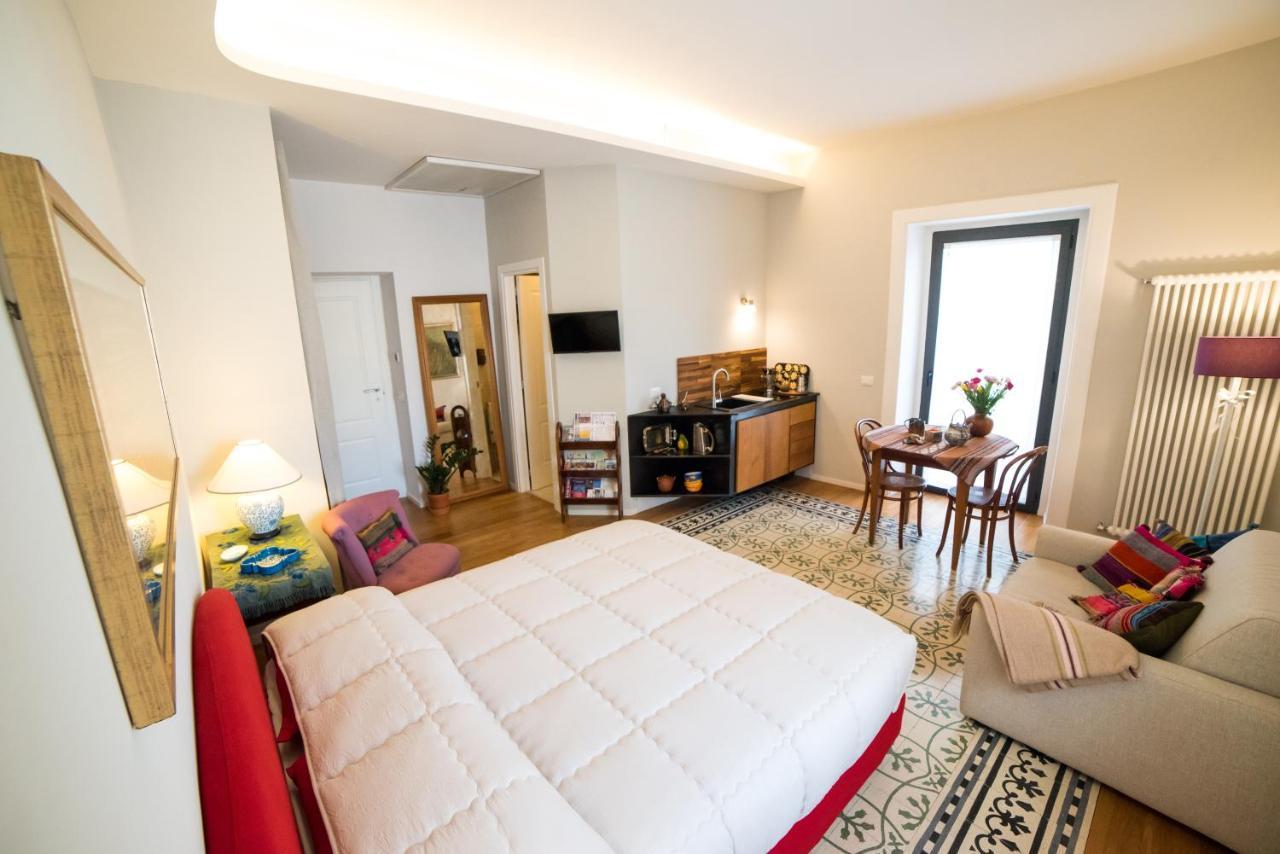 Appartement Le Rondini à Naples Extérieur photo