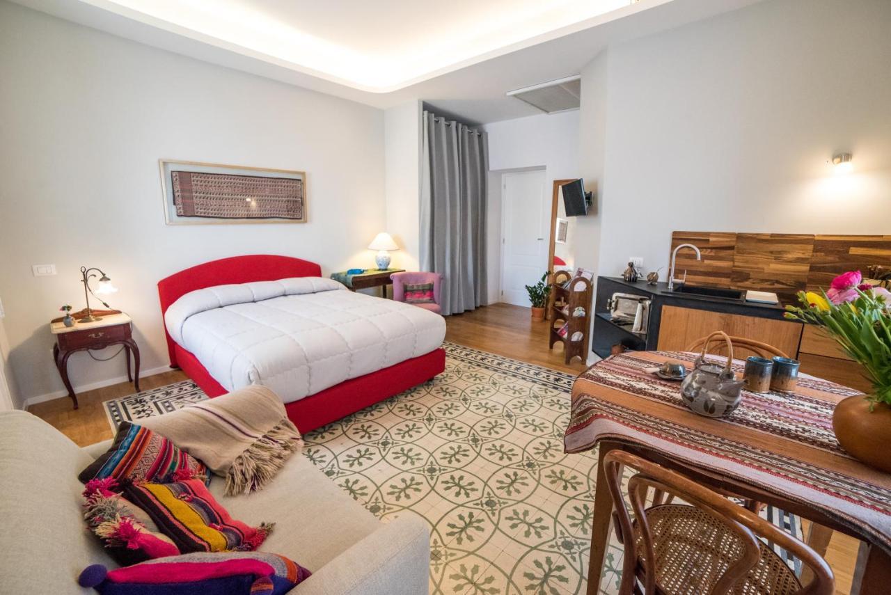 Appartement Le Rondini à Naples Extérieur photo